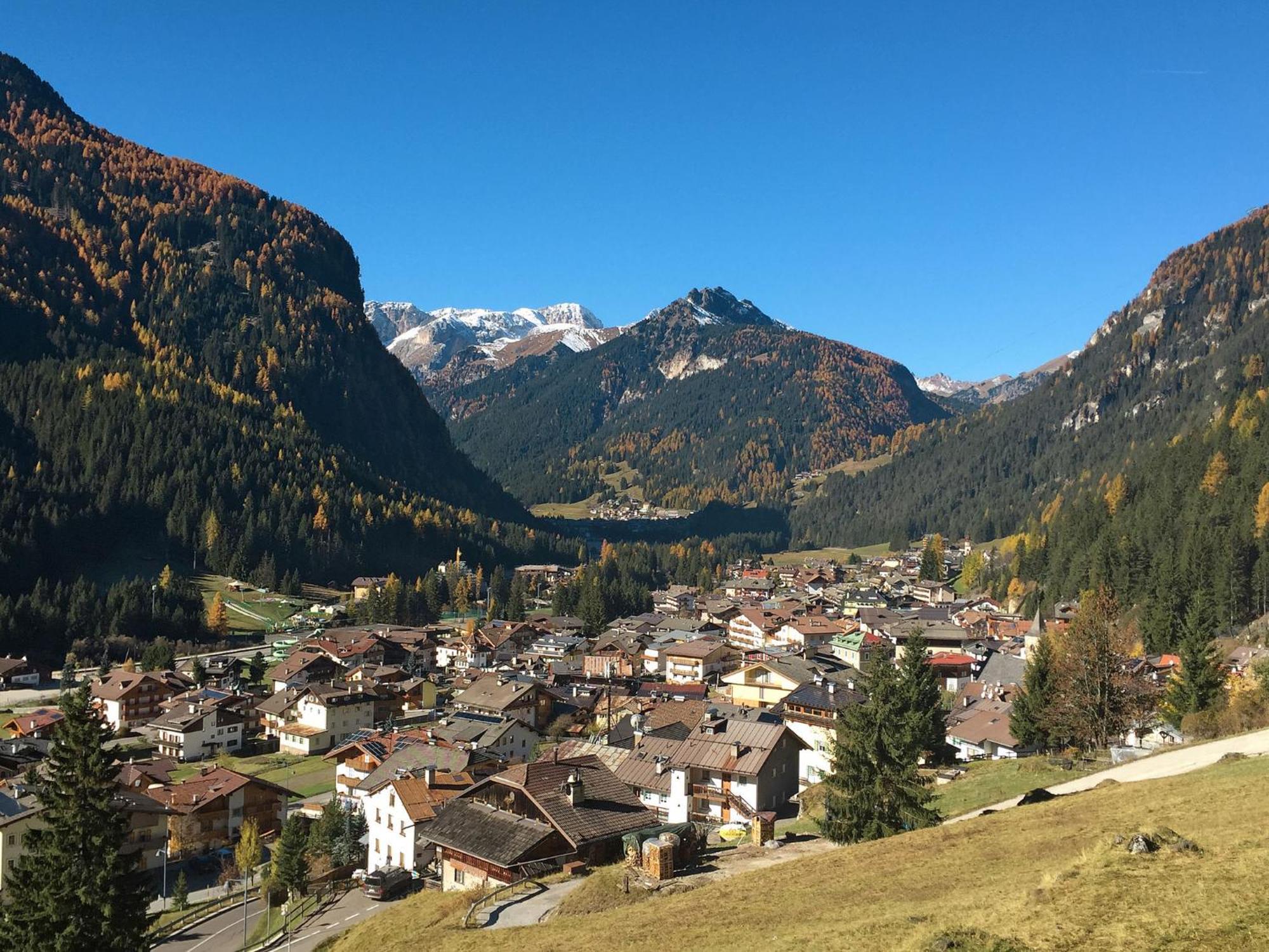 Apartamento Locazione Turistica Cesa Micheluzzi - Czi712 Penia Exterior foto