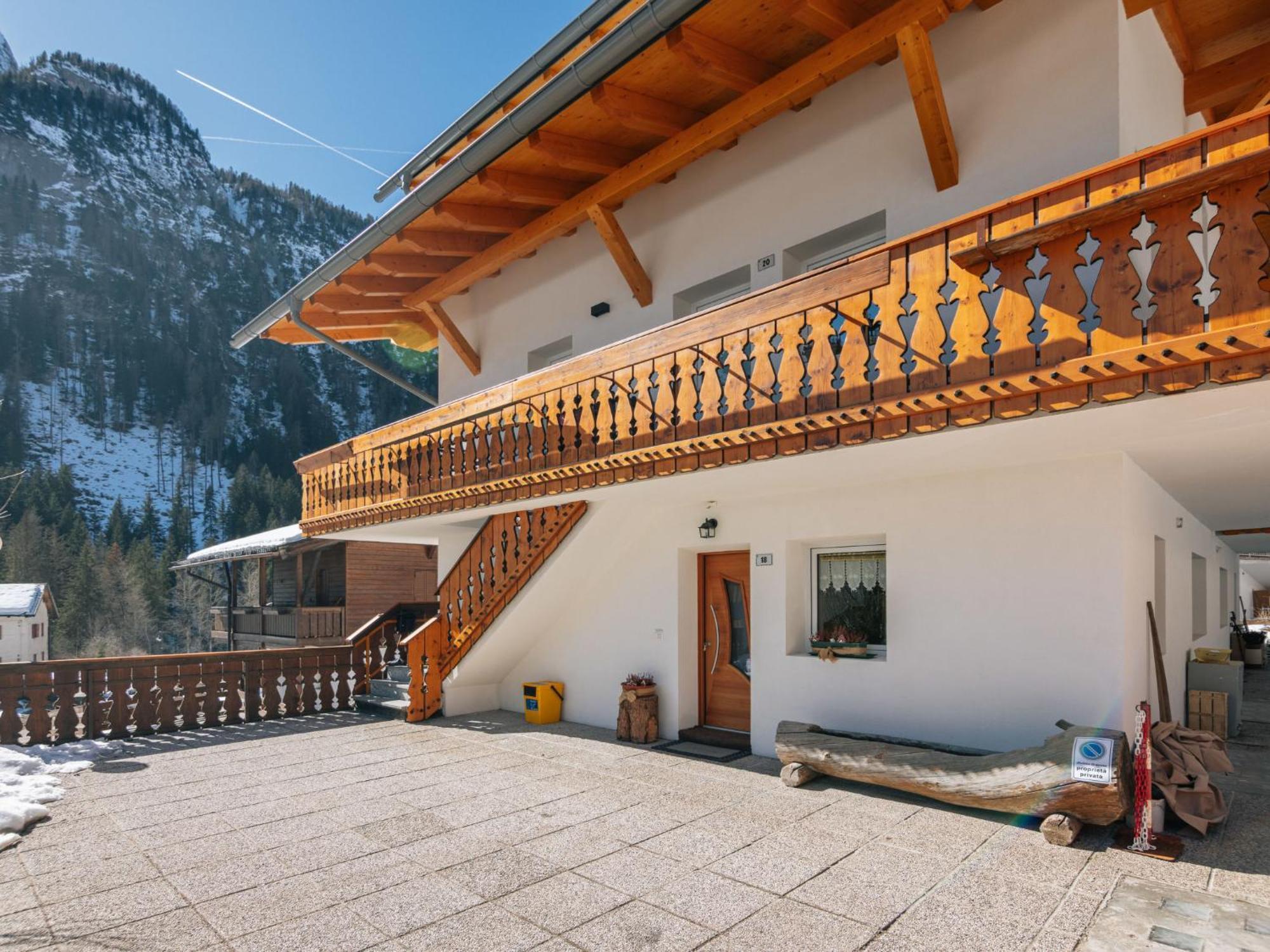 Apartamento Locazione Turistica Cesa Micheluzzi - Czi712 Penia Exterior foto